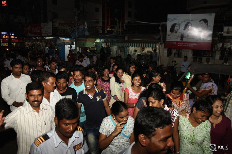 Dynamite-Movie-Special-Show-in-Tirupati